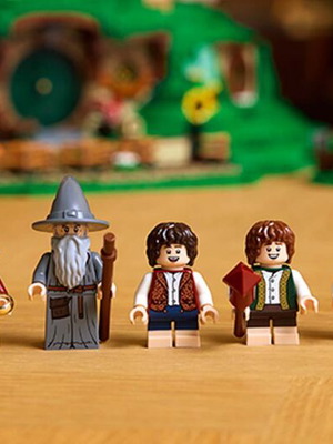 Lego Icons Lord of the Rings The Shire set of 9 figures new