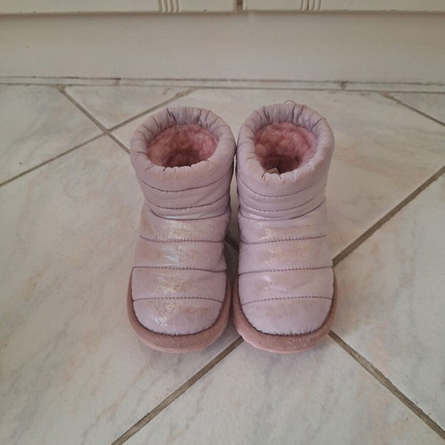 Emu Australia Briggs Metallic Snow Boots like new, size 24/25, pink