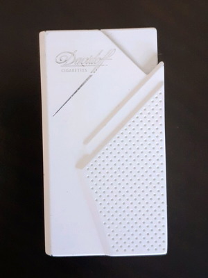 Davidoff white lighter like new with geometric texture