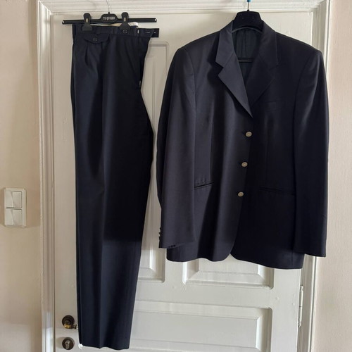 Men's blue dark New man suit size 56 like new