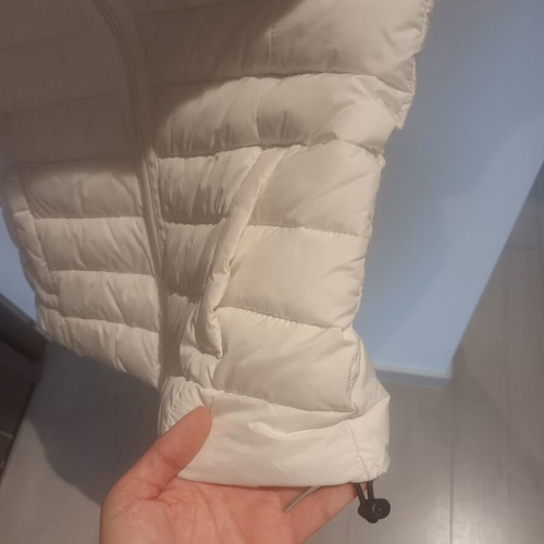 Abercrombie & Fitch sleeveless jacket white like new, size S