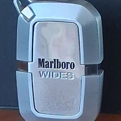 Marlboro Wides lighter collectible, unused, windproof