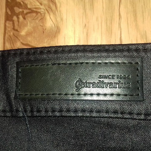 Stradivarius jeans size 40 waterproof, elastic, leather-like like new