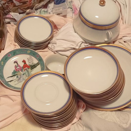 Porcelain serving set new, 23 plates, salad bowl, platter