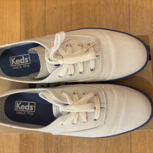 Keds sneakers size 39 white with blue sole like new