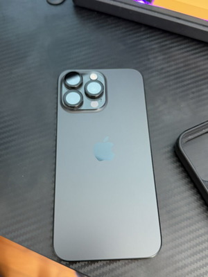 iPhone 15 Pro Max 256GB like new, black, original accessories