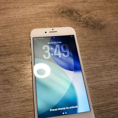 iPhone SE 2nd Gen (2020) like new, 64GB, white with case