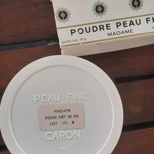 Poudre Peau Fine Caron Paris Madame new, collectible item