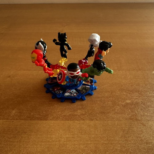 Kinder Surprise Marvel figures used
