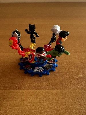 Kinder Surprise Marvel figures used