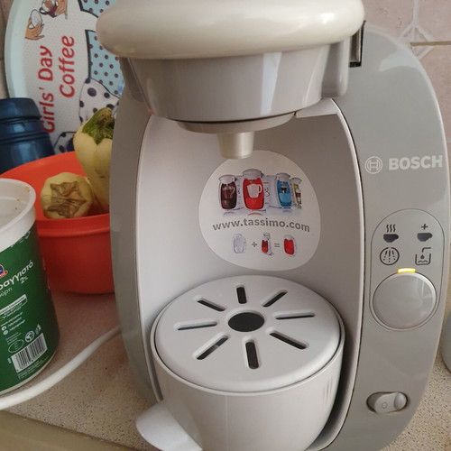 Tassimo espresso coffee machine with cleaning pod