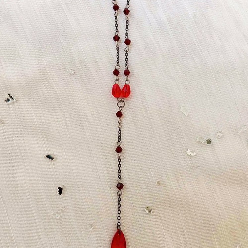 Choker with red beads and teardrop made of stainless steel