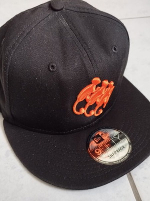 Καπέλο Monkey Snapback New Era 9FIFTY Σαν καινούργιο, ρυθμιζόμενο, μαύρο πορτοκαλί
