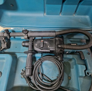 Makita Κρουστικό Σκαπτικό Ρεύματος HR2432 780W SDS-PLUS Με Σύστημα Εξαγωγής Σκόνης