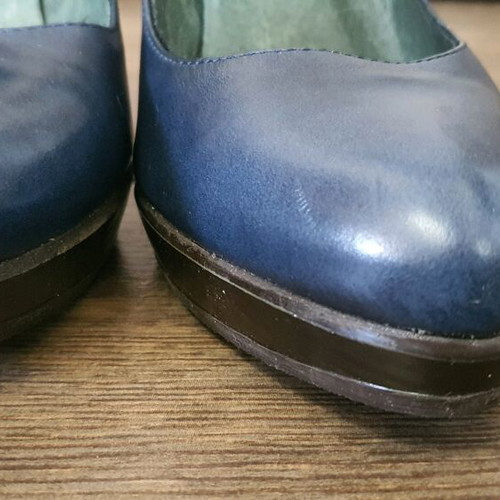 Patricia Miller blue pumps like new, size 40