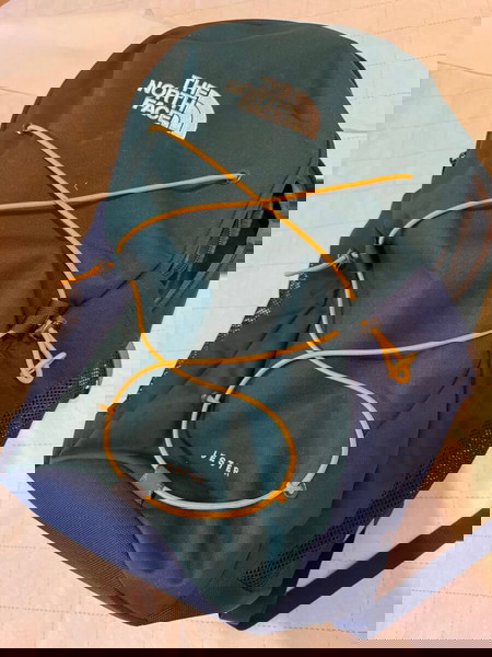 Σακίδιο The North Face Jester τσάντα πλάτης 22lt σε μπλε και πρασινο κυπαρισσι Αδιάβροχο