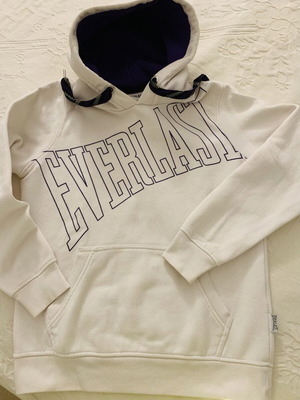 Γυναικείο φούτερ Everlast μεταχειρισμένο, λευκό με μοβ κουκούλα, μέγεθος M