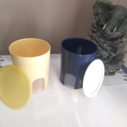 Tupperware canister set 1.25 lt like new, blue and yellow