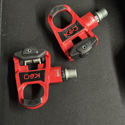 Look Keo Classic bicycle pedals used, red