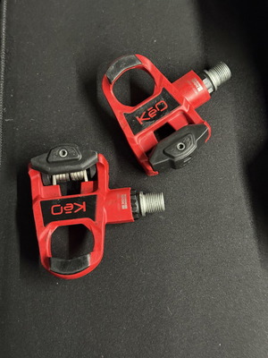 Look Keo Classic bicycle pedals used, red