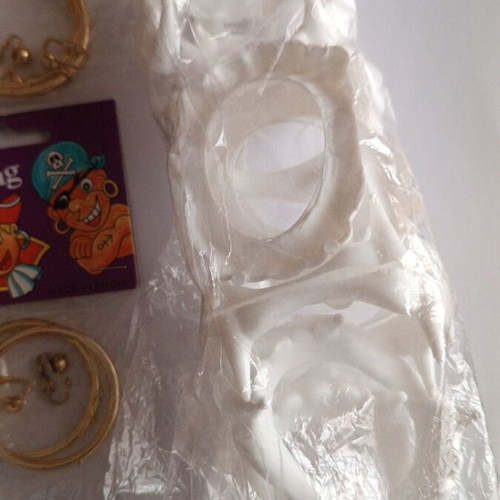 Plastic teeth new and pirate earrings for carnival