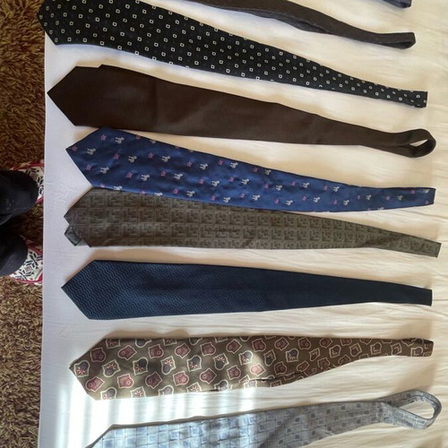 Branded men's ties like new, rich collection