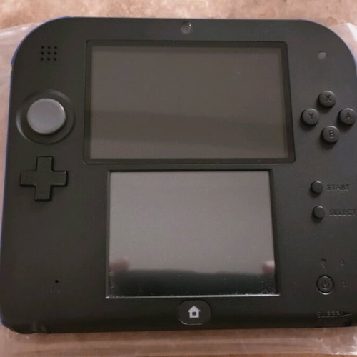 Nintendo 2DS like new with pre-installed Mariokart7 and accessories
