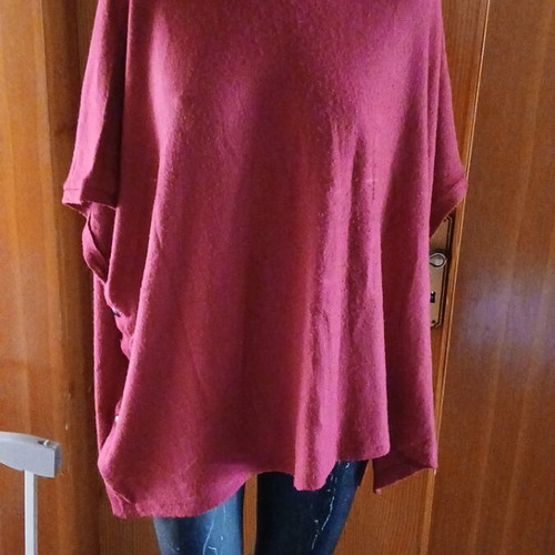 Kazaka with wide cut bordeaux like new