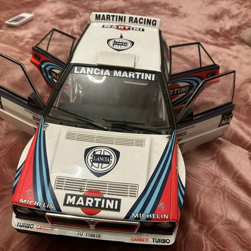 Lancia Delta Integrale Martini Racing 1:8 Hachette collectible like new
