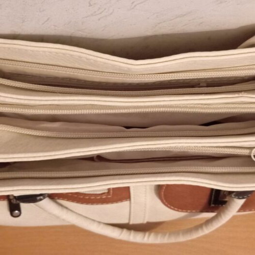 Shoulder bag beige like new with multiple compartments
