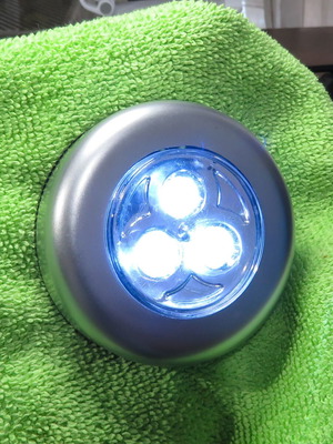 Set of 2 used LED push lights for closets with battery power
