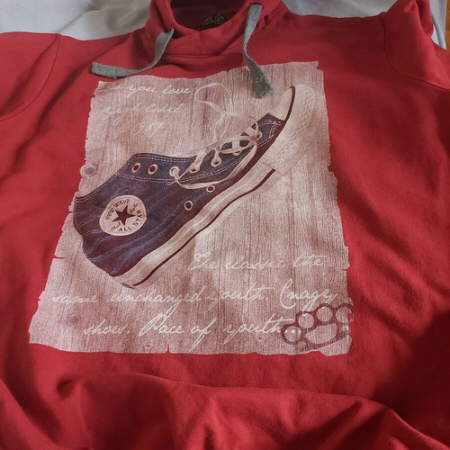 New Wave red sweatshirt like new, very comfortable