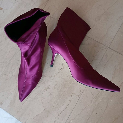 Boots like new, size 41, beautiful feminine color