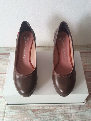 Rossi women's leather pumps size 38 like new, brown