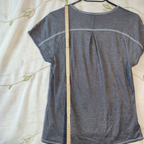 The North Face women's V-neck short sleeve T-shirt, grey, size S