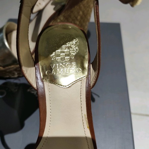 Vince Camuto platform sandals like new, leather straps, size 37, gold