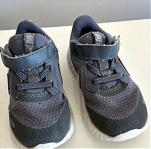 Nike παιδικα παπούτσια για αγόρι σε νουμερο 25.