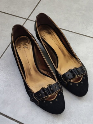 Giuseppe Zanotti γόβες 37,5 με σουέντ και δερμάτινες λεπτομέρειες