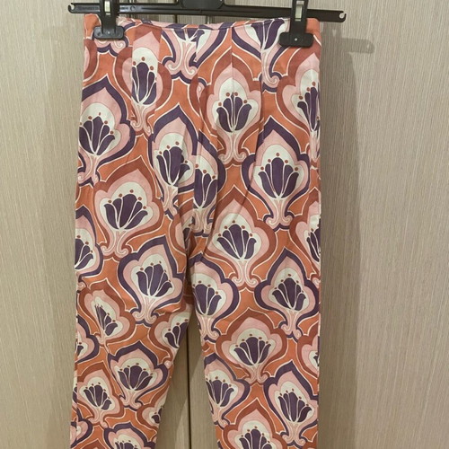 Zara high-waisted chino pants like new, multicolor pink-purple