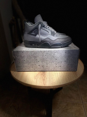 Jordan 4 Retro Se (Paris Olympics Wet Cement) like new, size 9.5, gray