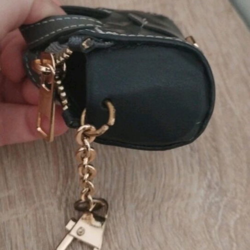 FRNC keychain wallet like new
