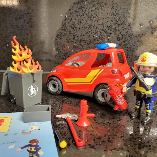 Playmobil 9235 City Action small fire truck with firefighter like new
