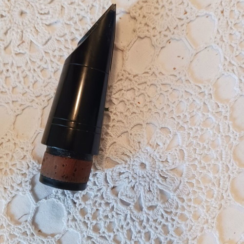 Traditional clarinet in C used with Vandoren B45 mouthpiece