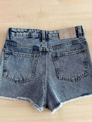 Pink Woman shorts new, high-rise short, size 32