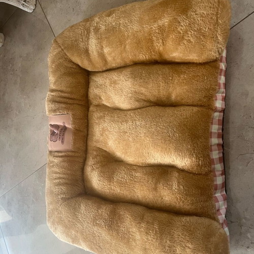 Dog bed new with washable bottom lining