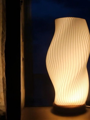 Wavy table lamp new with organic 3D printed design