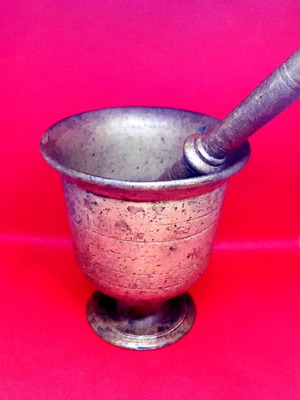 Brass hammered pestle 12 cm
