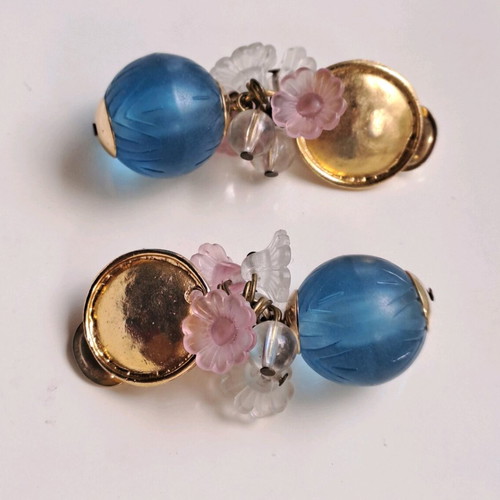 Clip earrings like new with blue bead