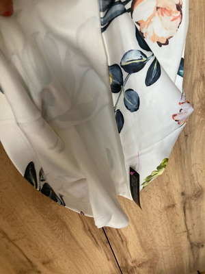 Рокля ASOS нова плътна, размер L-XL, бяла