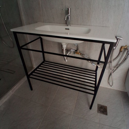 Karag bathroom vanity new, 91cm sink x 47cm deep, 90cm high frame